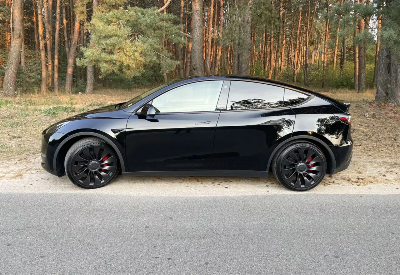 Tesla Model Y  82 kWh 202231