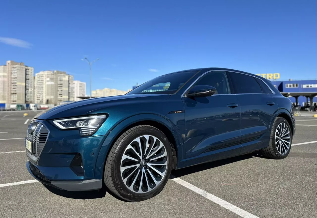 Audi E-tron 