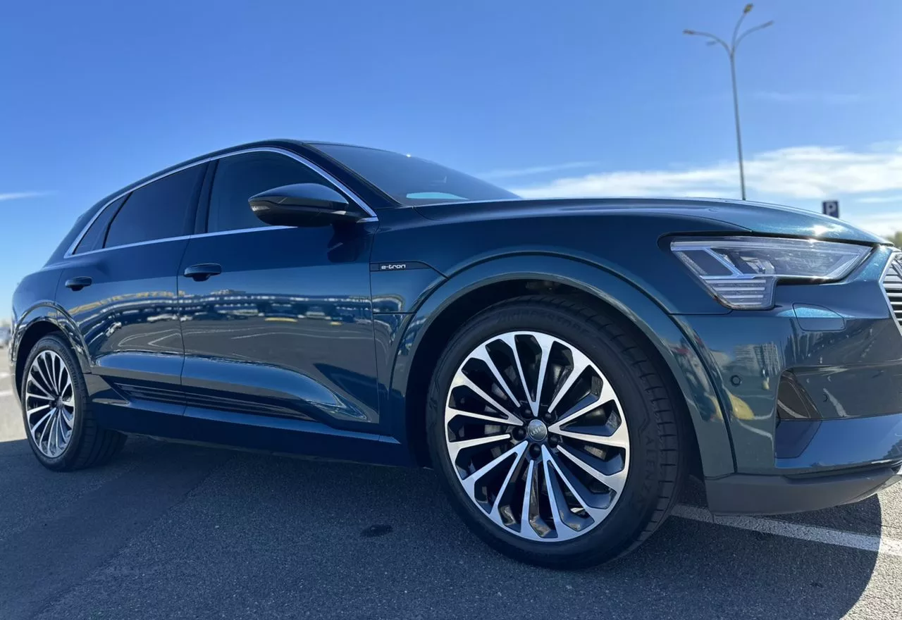 Audi E-tron  2019261