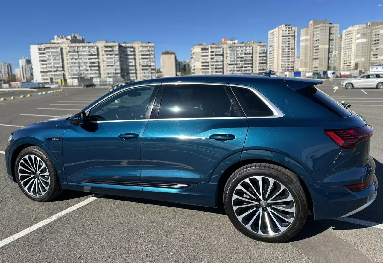 Audi E-tron  2019391