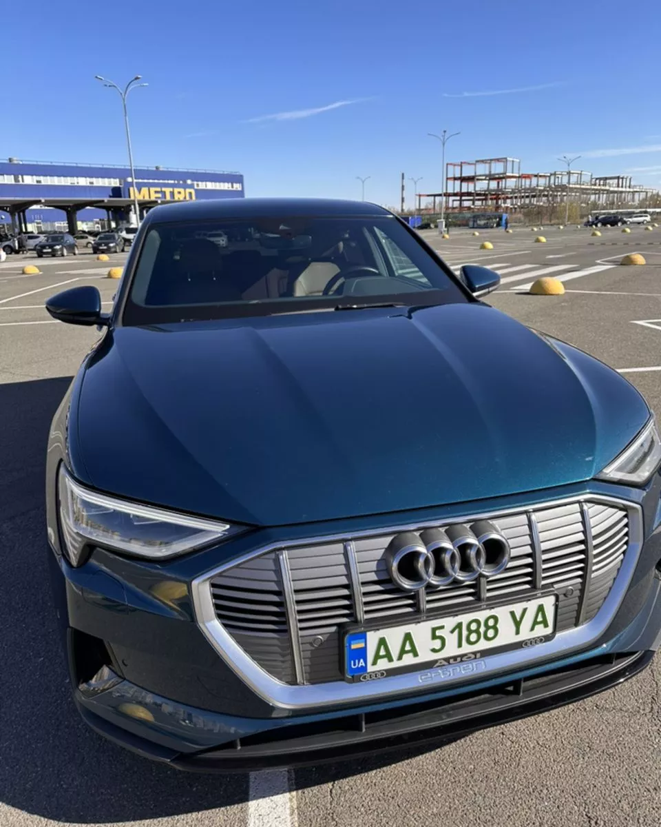 Audi E-tron  2019411