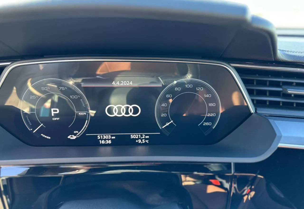 Audi E-tron  2019481