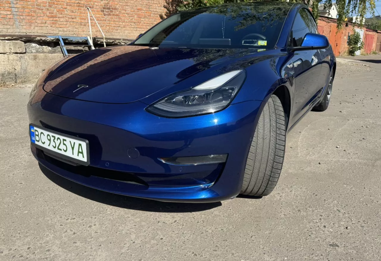 Tesla Model 3  82.5 kWh 202121