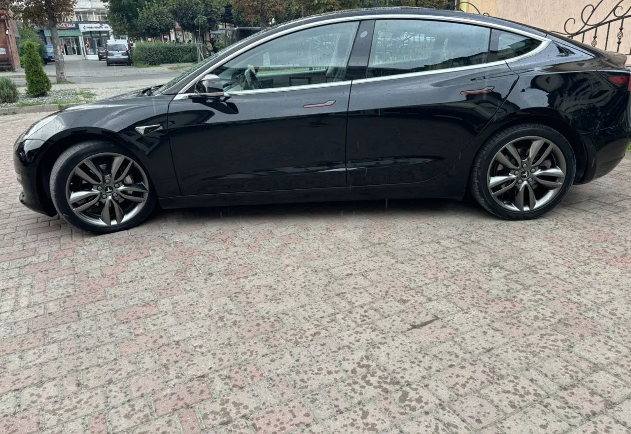 Tesla Model 3  75 kWh 201921