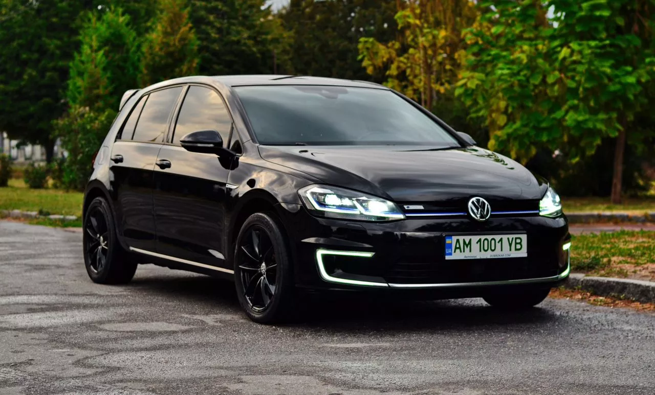 Volkswagen e-Golf  35.8 kWh 2018201