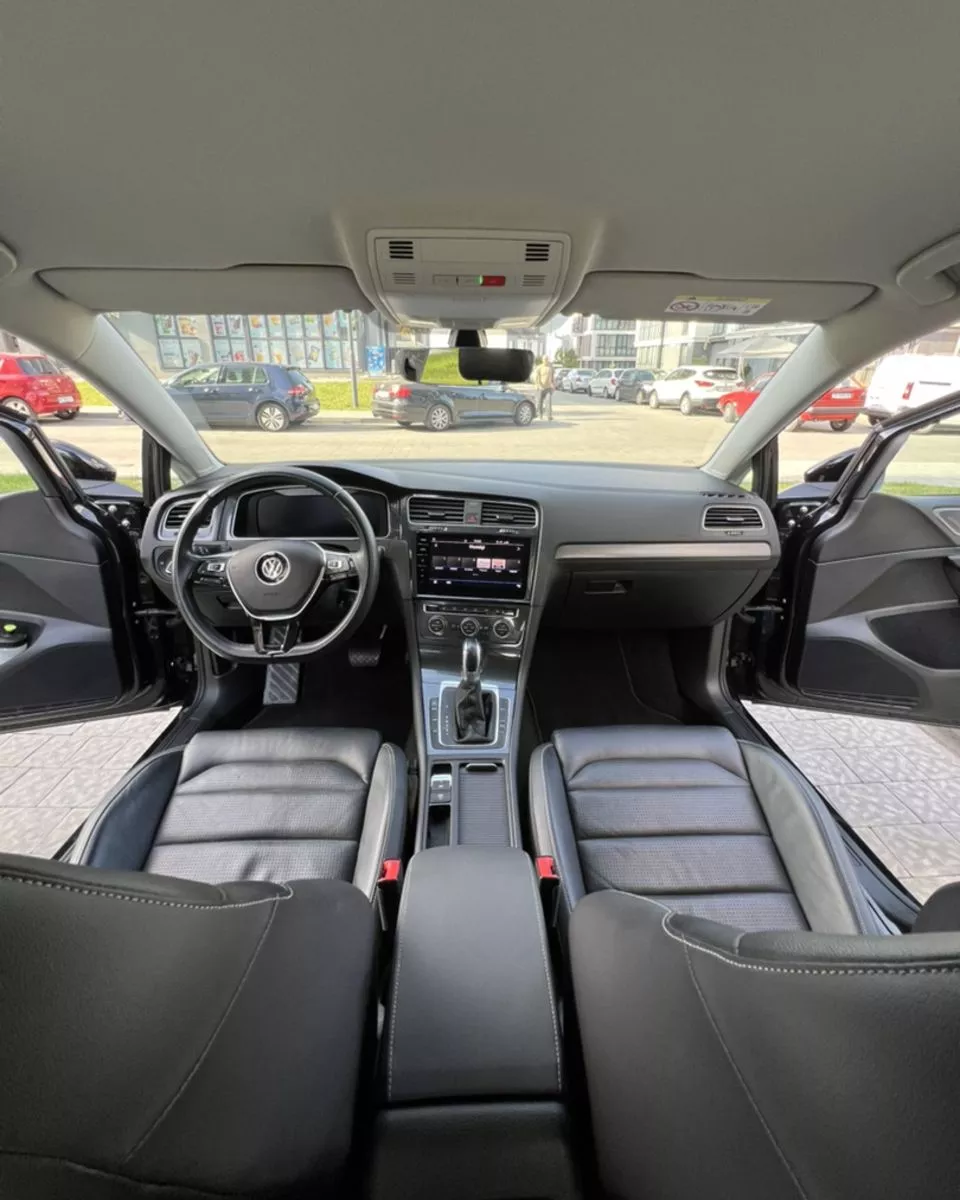 Volkswagen e-Golf  36 kWh 2018221