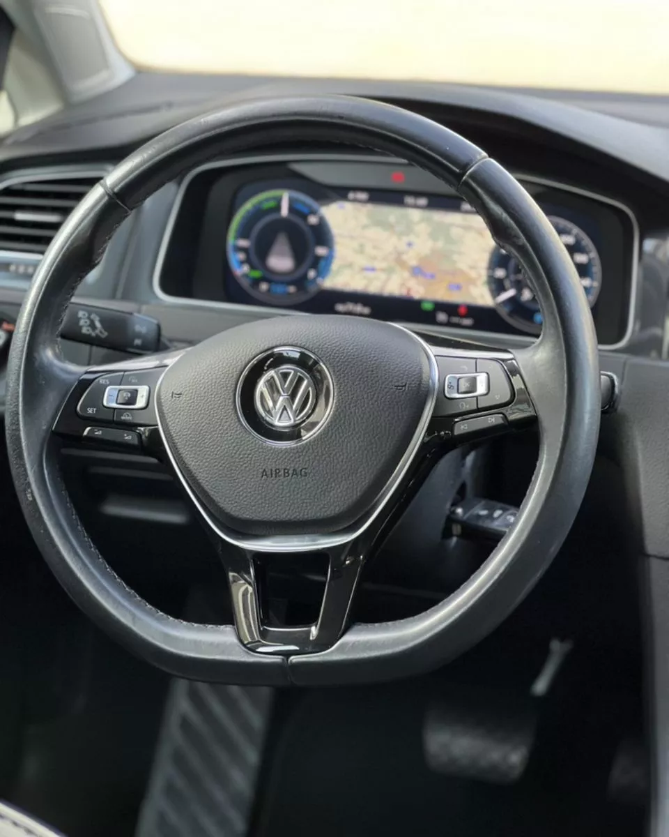 Volkswagen e-Golf  36 kWh 2018241