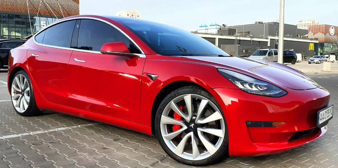 Tesla Model 3  82 kWh 201861