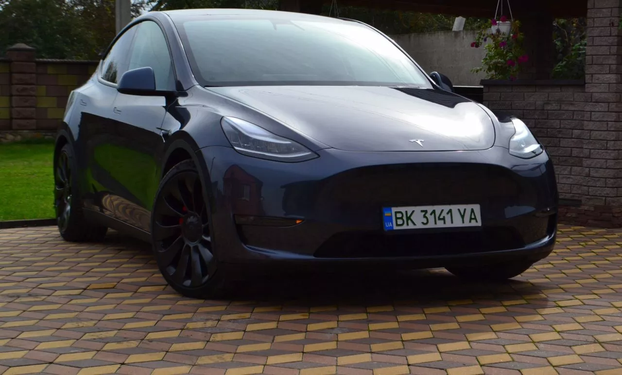 Tesla Model Y  82 kWh 2020101