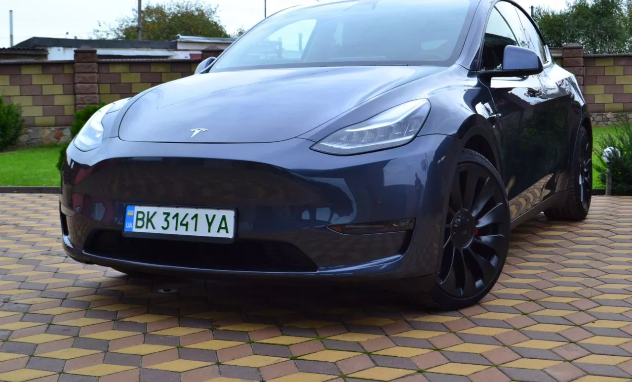 Tesla Model Y  82 kWh 2020111