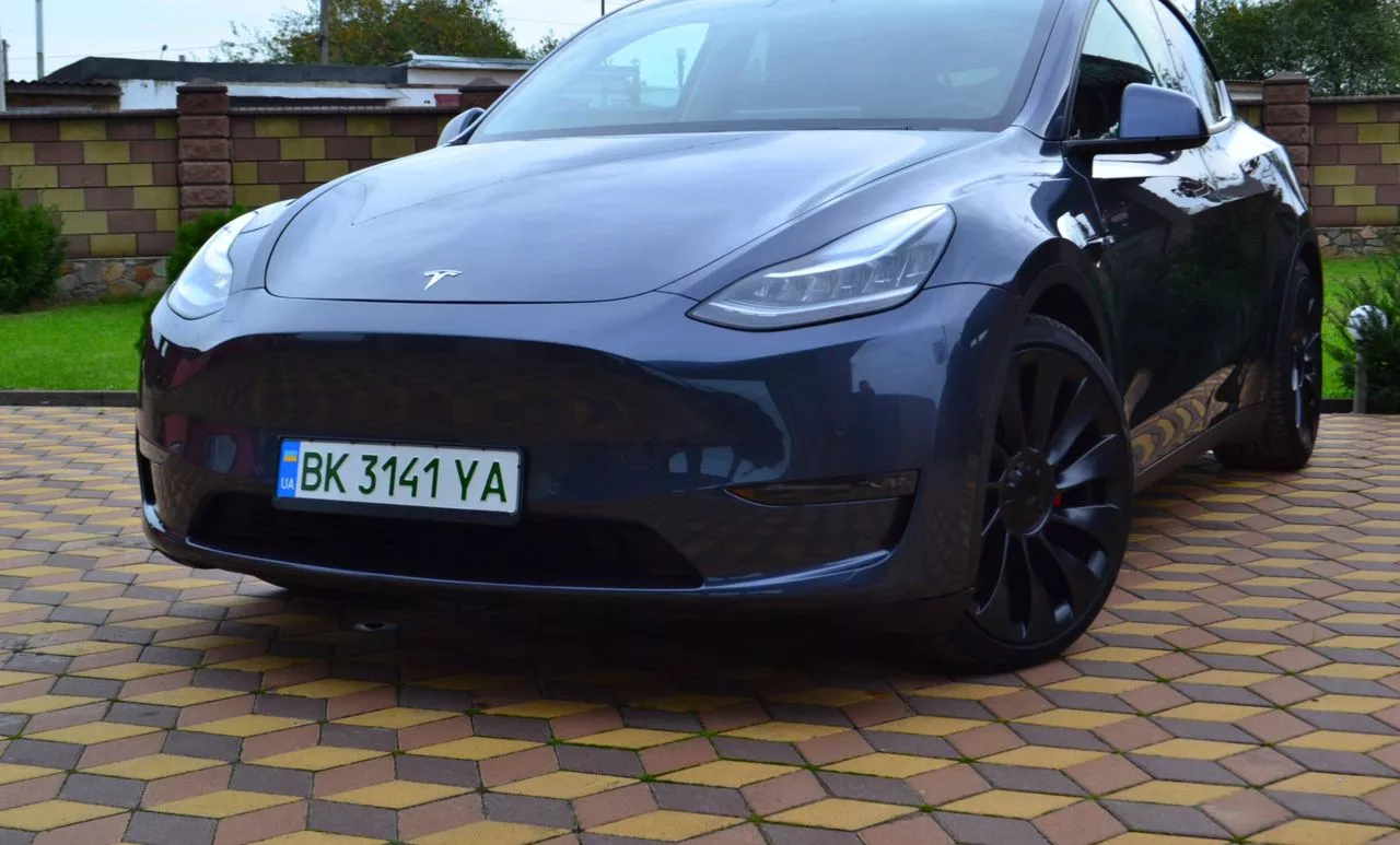 Tesla Model Y  82 kWh 2020121