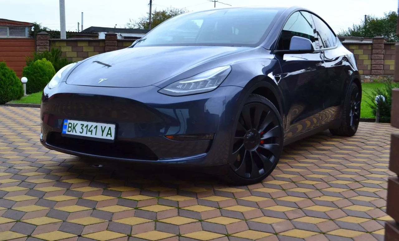 Tesla Model Y  82 kWh 2020131