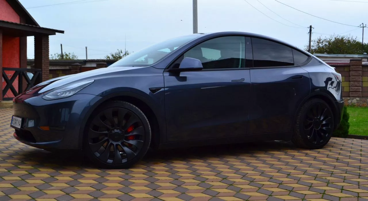 Tesla Model Y  82 kWh 2020161