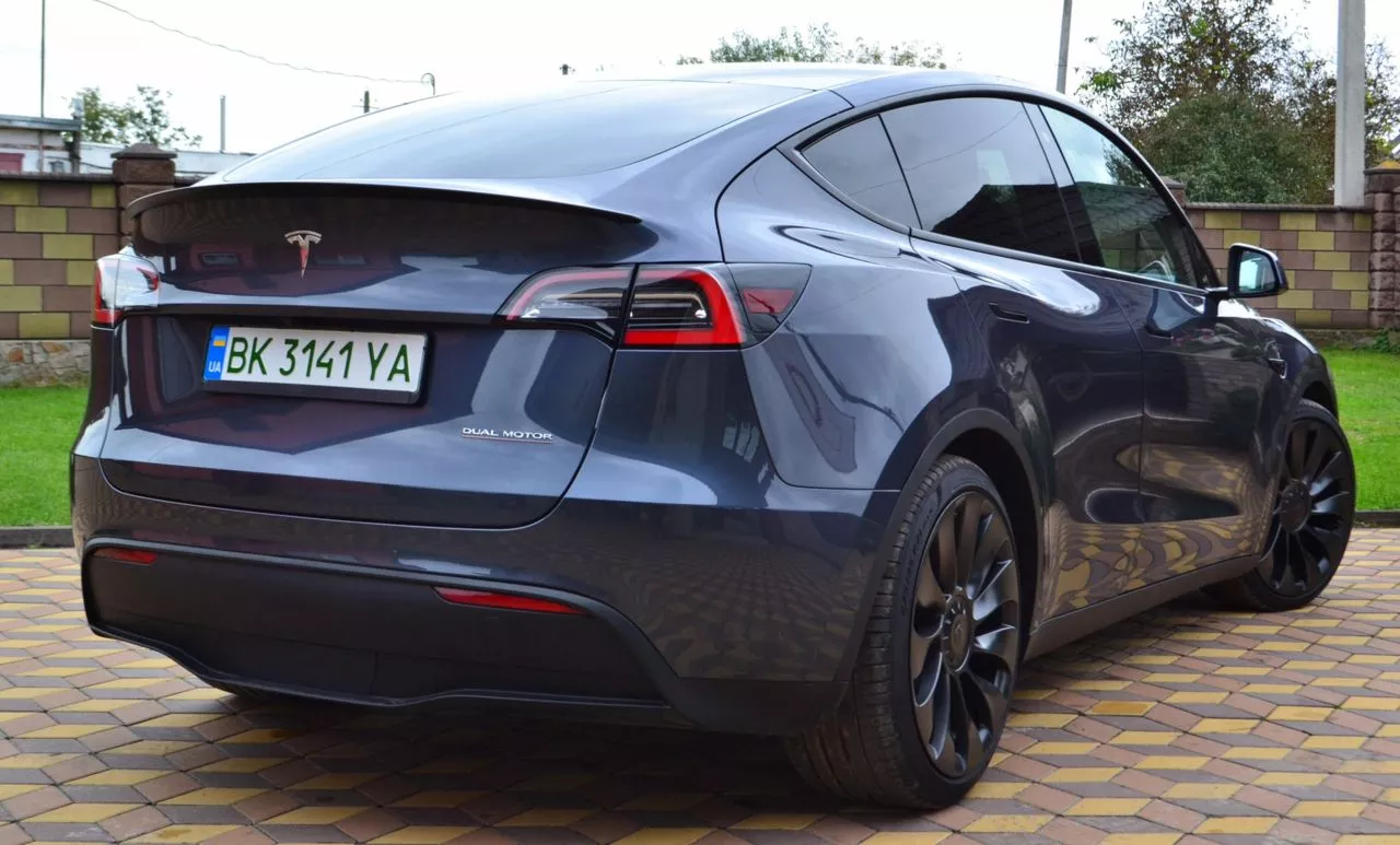 Tesla Model Y  82 kWh 2020251