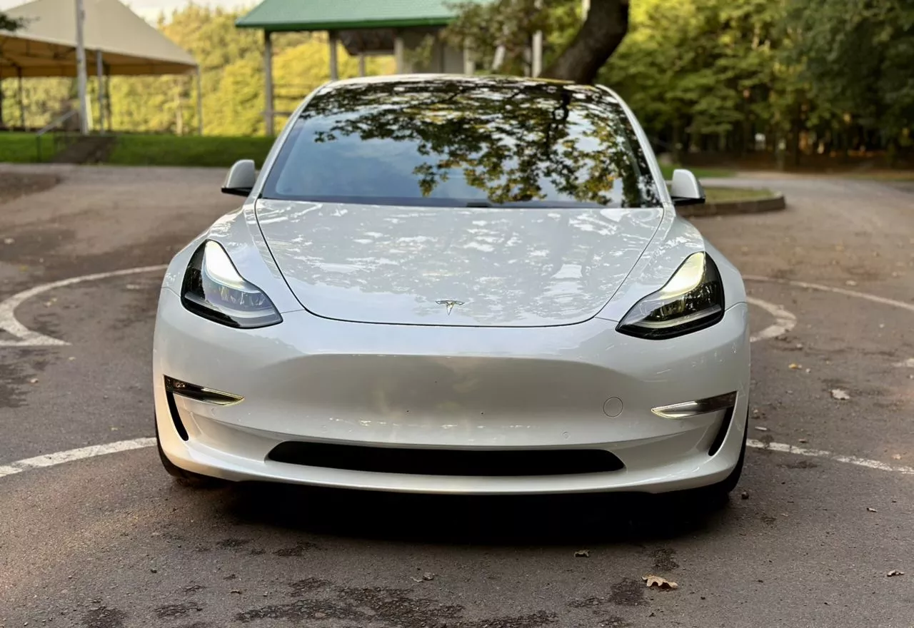 Tesla Model 3  82.5 kWh 202121