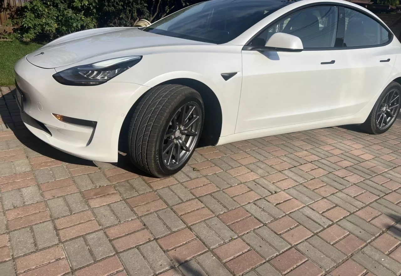 Tesla Model 3  82.5 kWh 202001