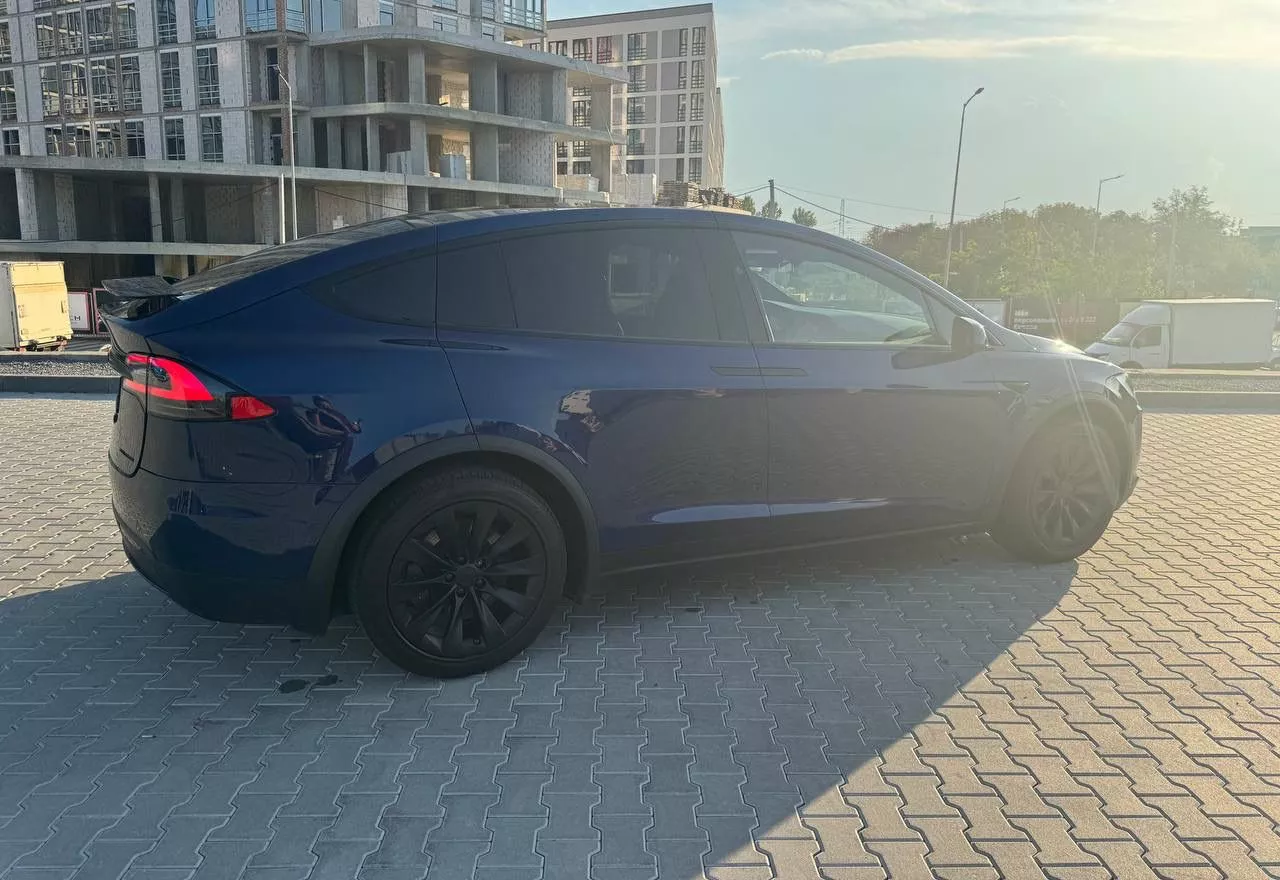 Tesla Model X  202061