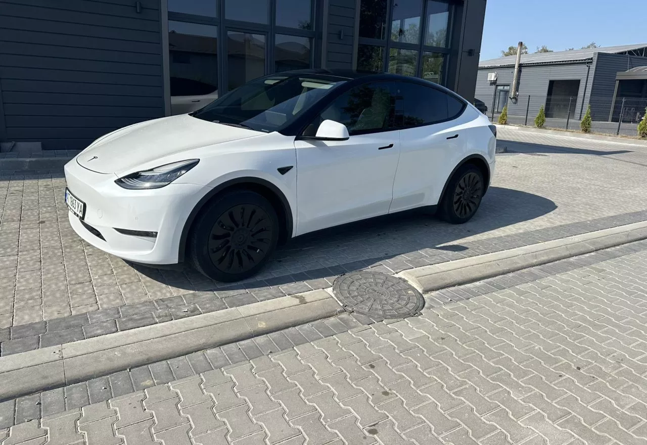 Tesla Model Y 