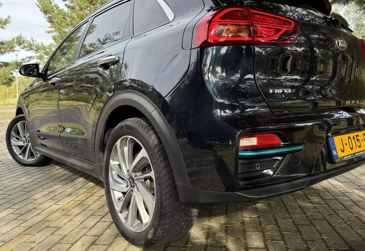 Kia Niro  64 kWh 2020121