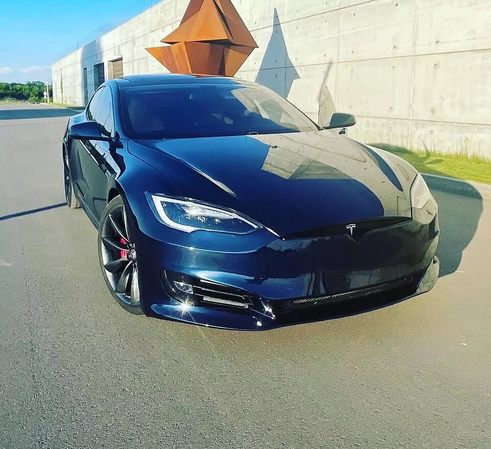 Tesla Model S 