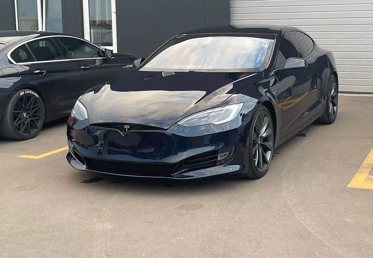 Tesla Model S  85 kWh 2013121