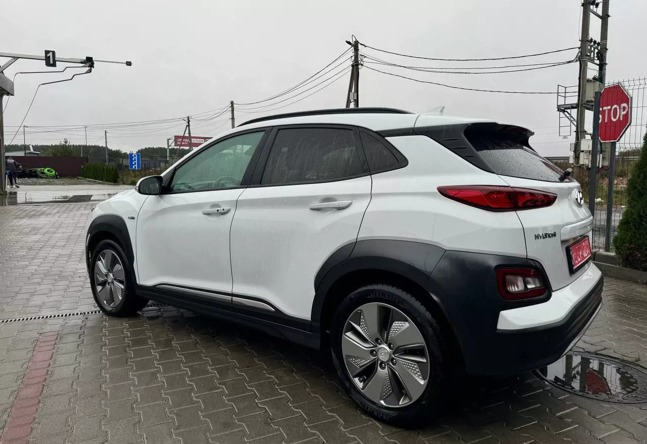 Hyundai Kona  67 kWh 2020241