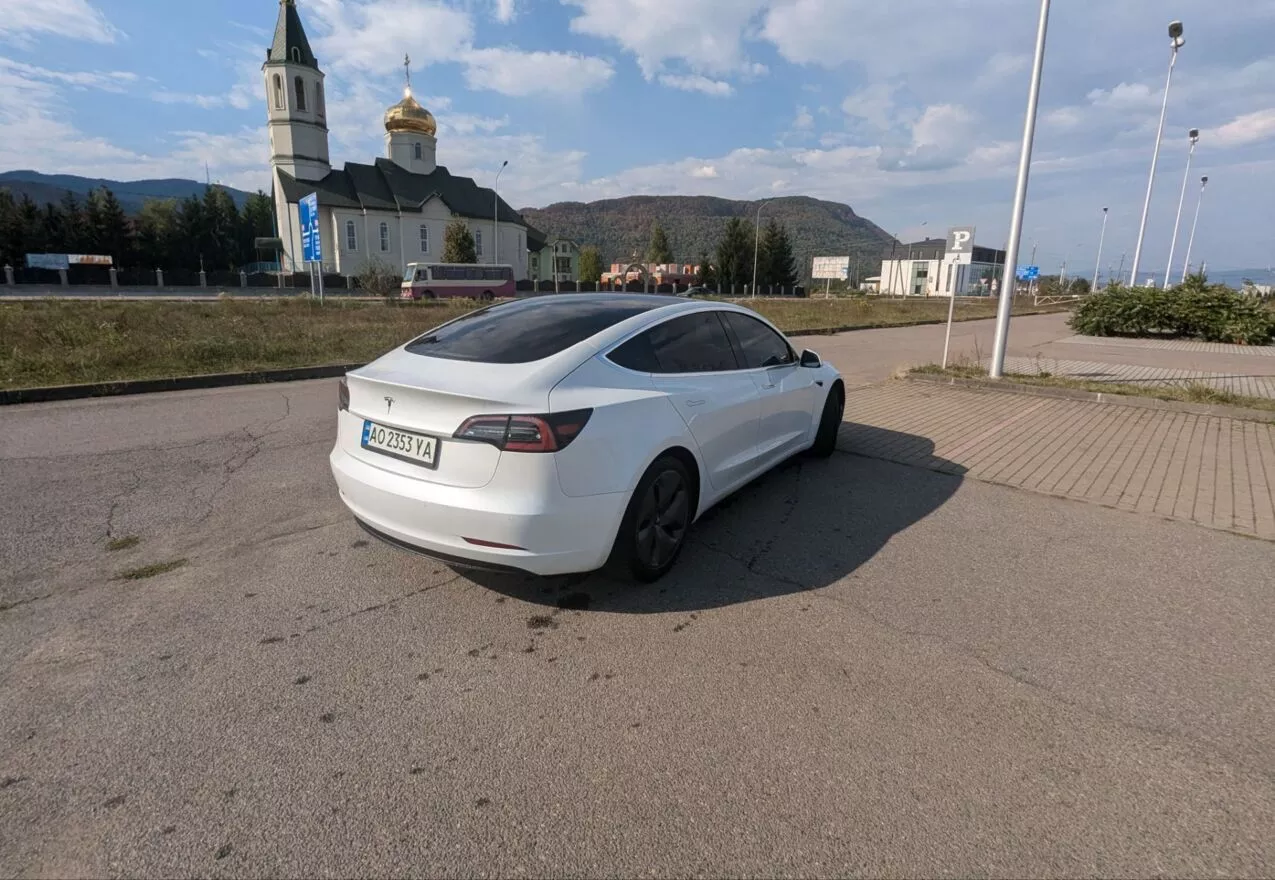 Tesla Model 3  202061