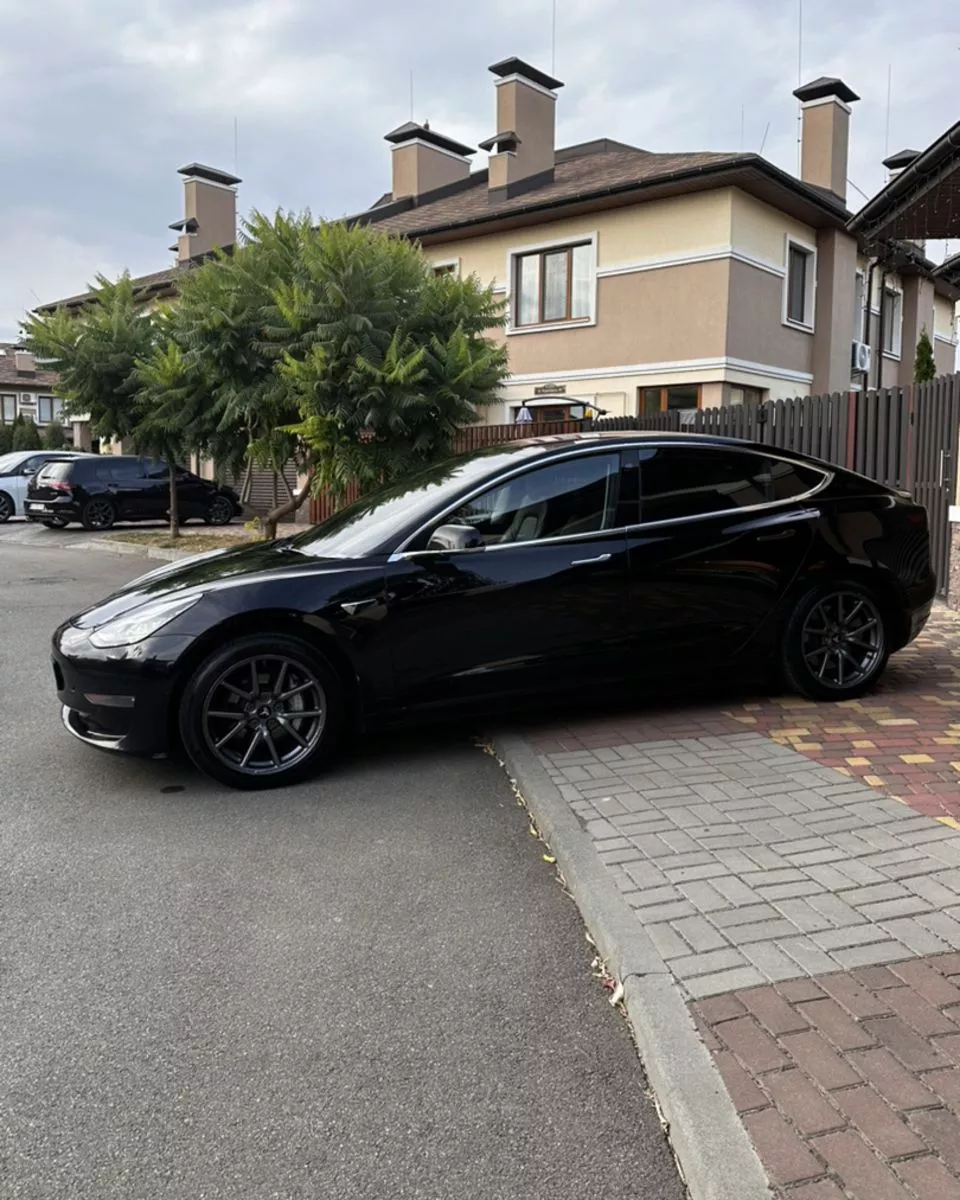 Tesla Model 3  201911