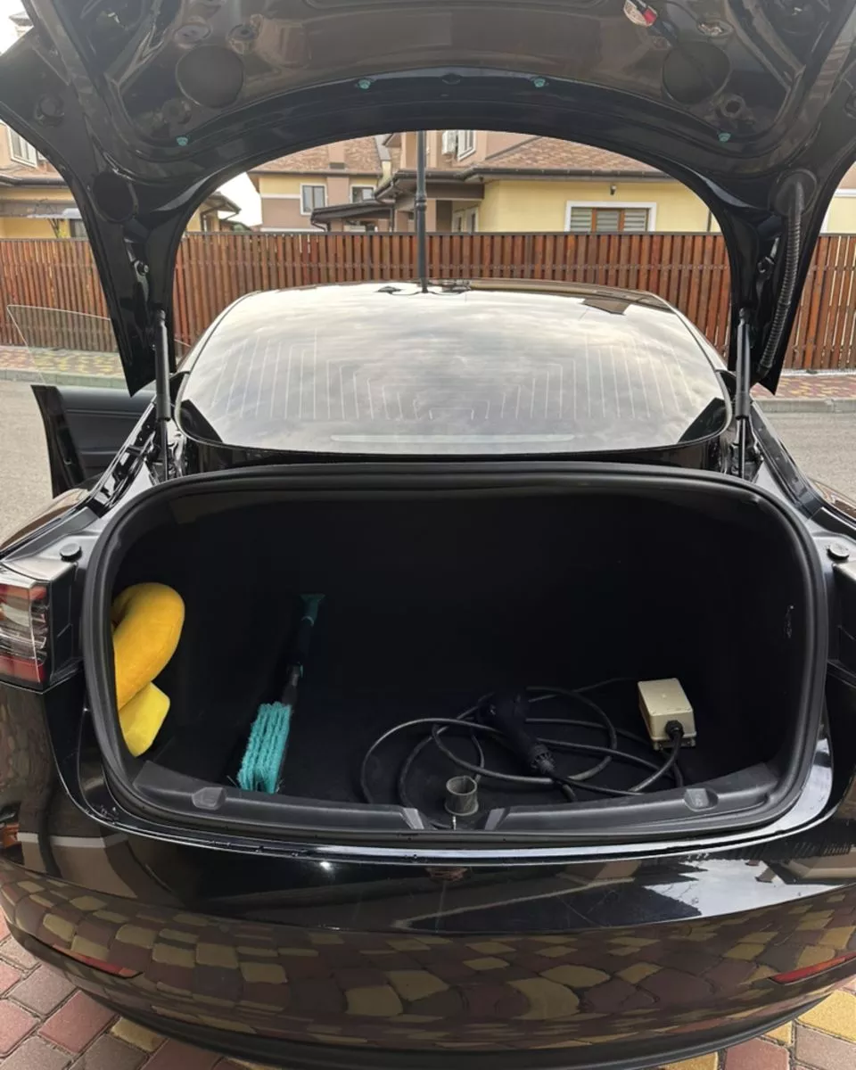 Tesla Model 3  2019291