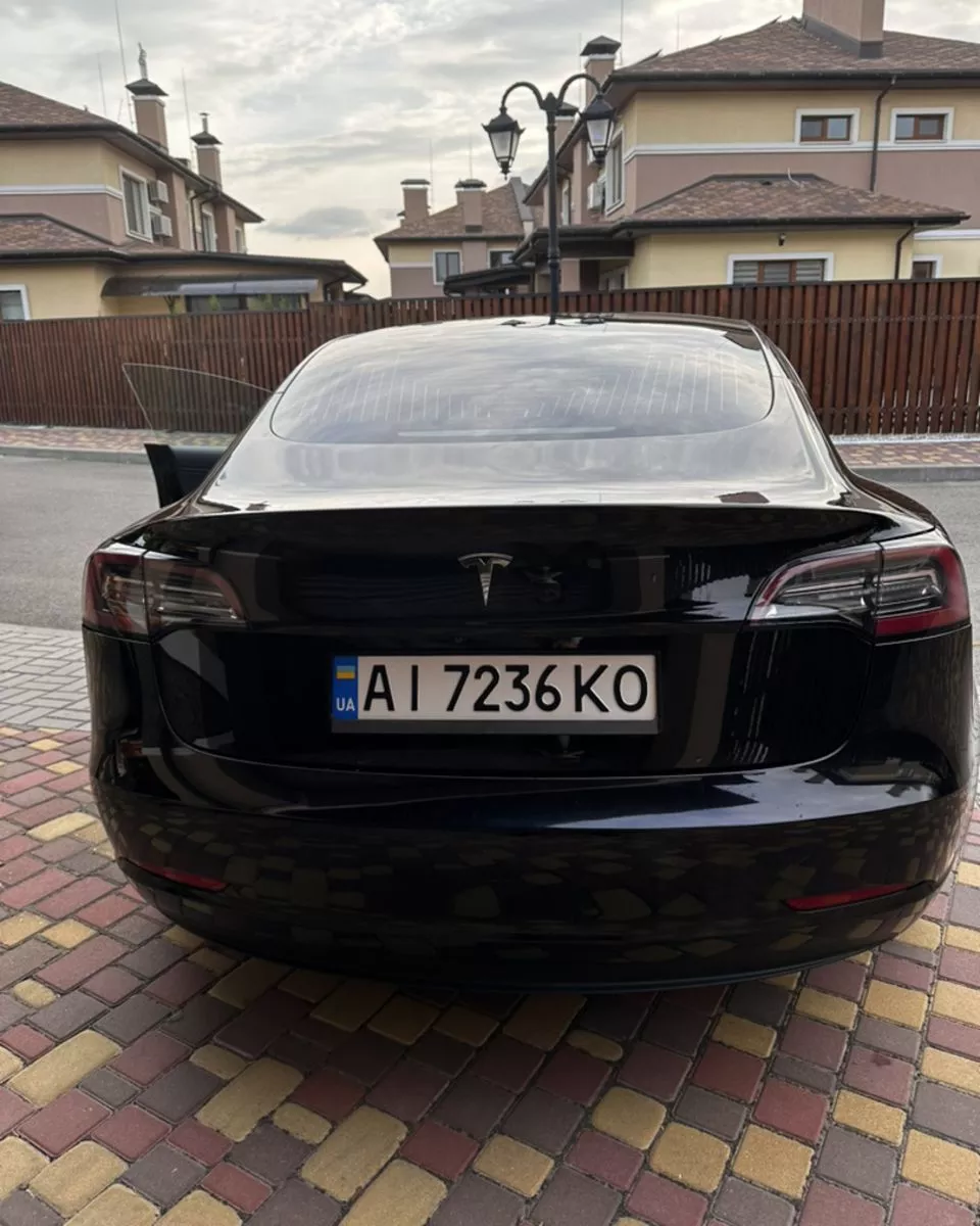 Tesla Model 3  2019301