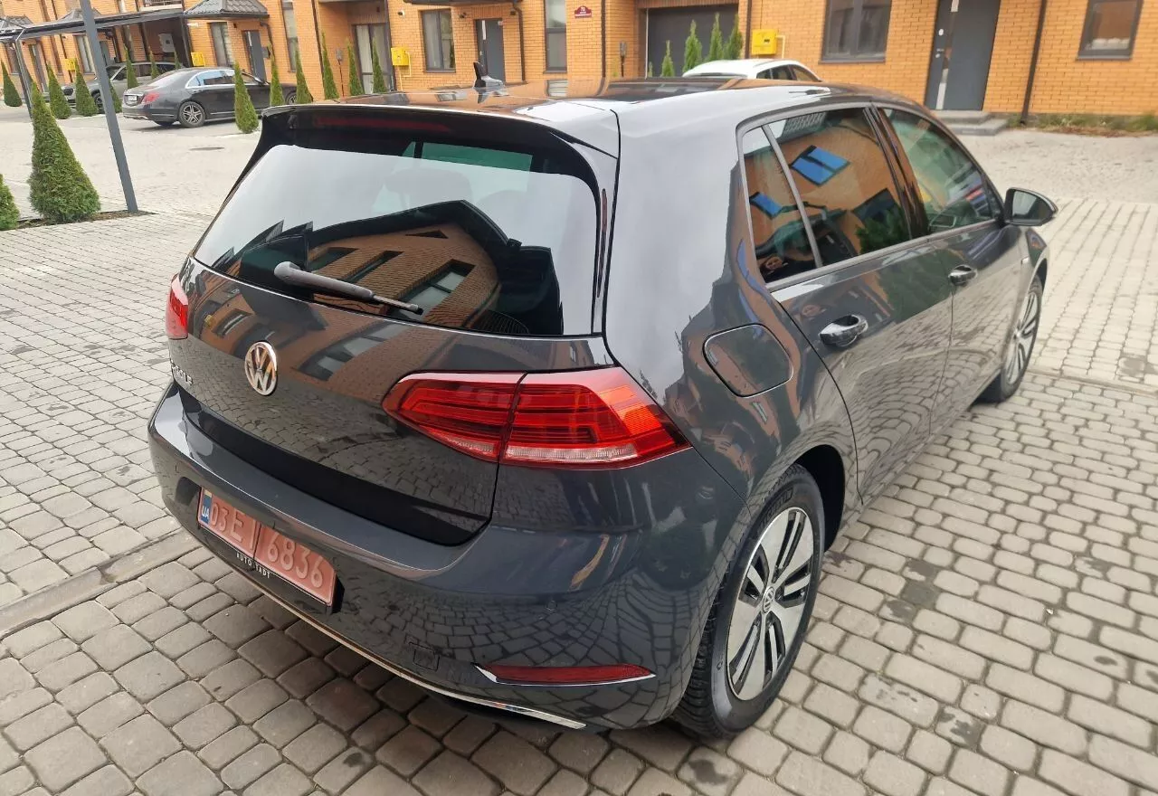 Volkswagen e-Golf  35.8 kWh 202051