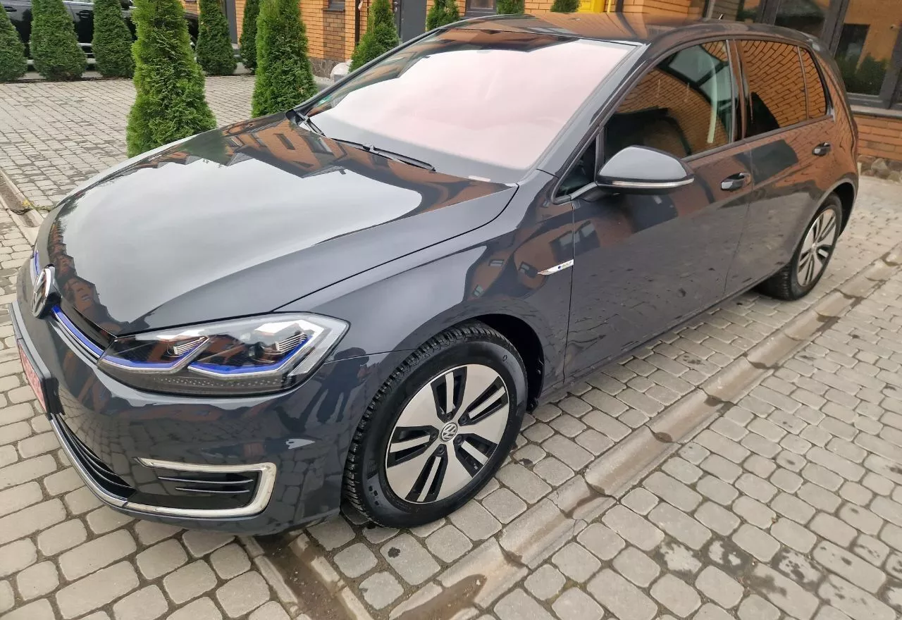 Volkswagen e-Golf  35.8 kWh 202071