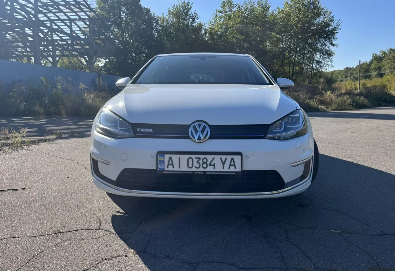 Volkswagen e-Golf  24 kWh 2015211