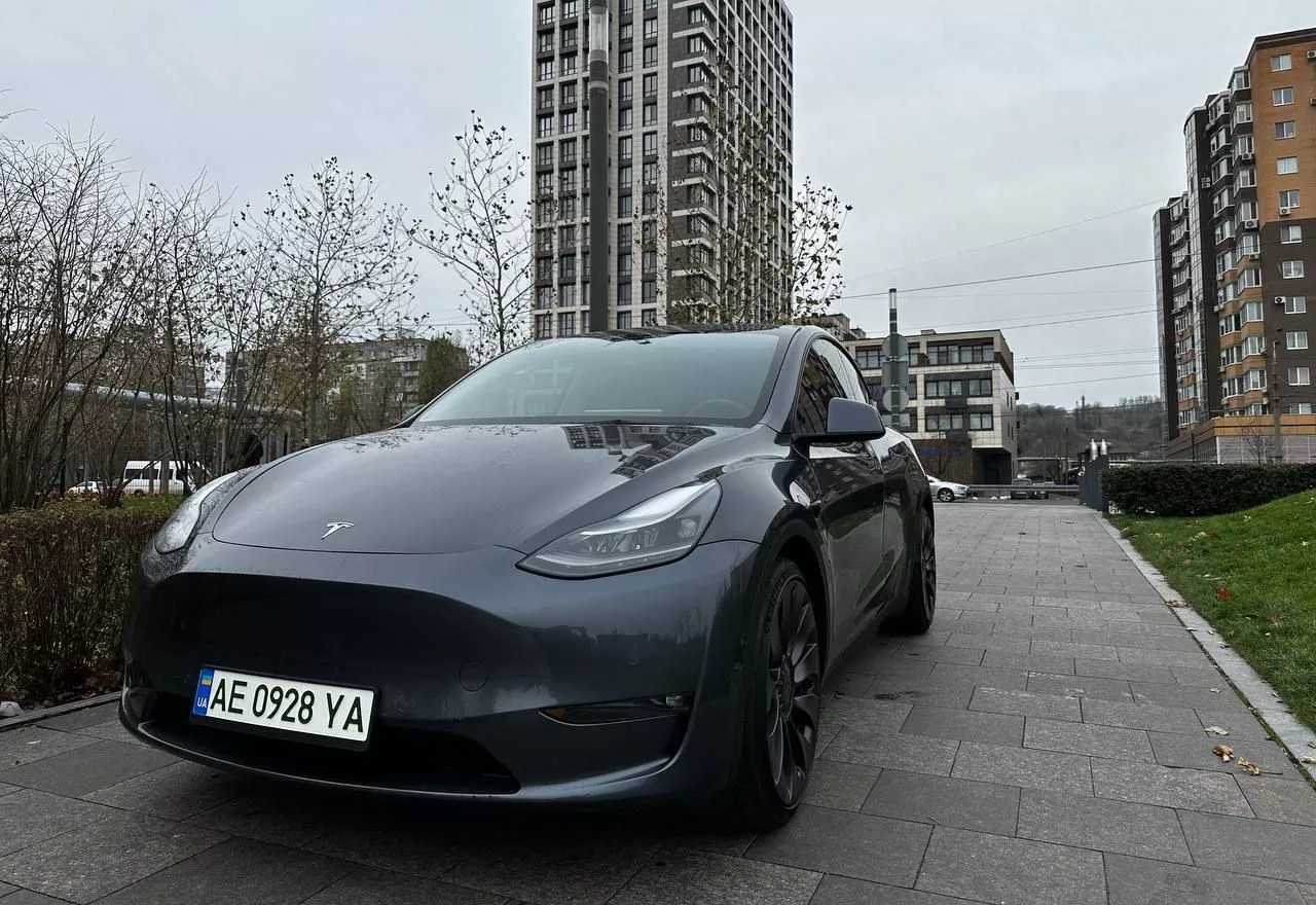 Tesla Model Y 