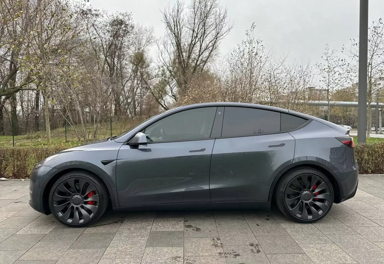 Tesla Model Y  82 kWh 202221