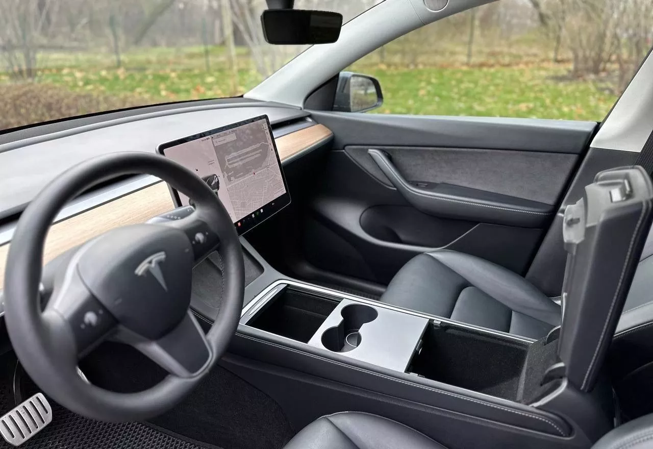 Tesla Model Y  82 kWh 2022181