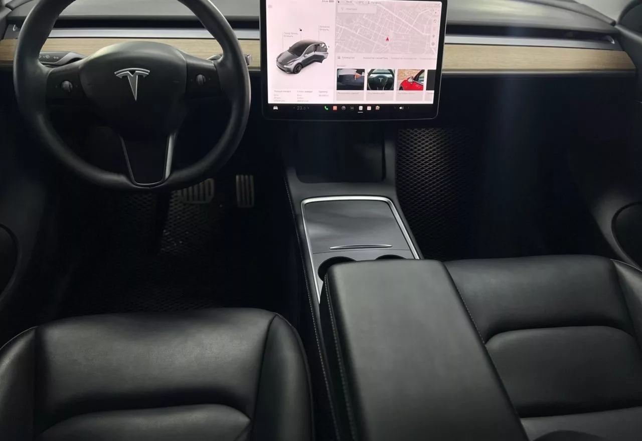 Tesla Model Y  82 kWh 2022221