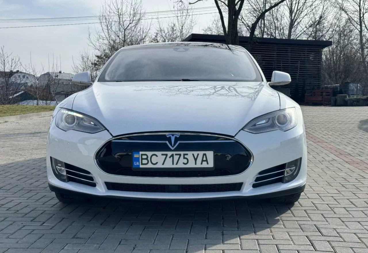 Tesla Model S  85 kWh 201531