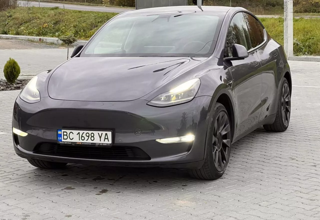 Tesla Model Y 