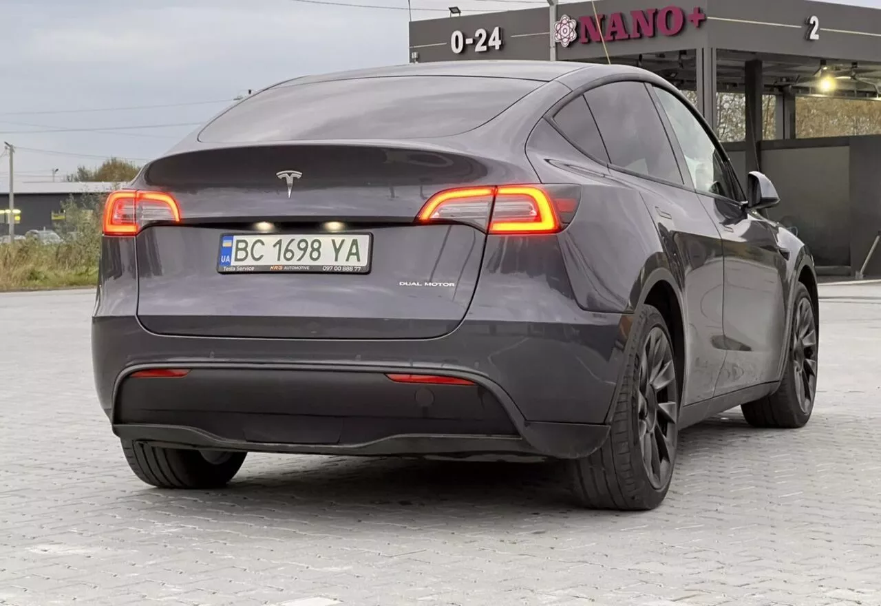 Tesla Model Y  75 kWh 2020121