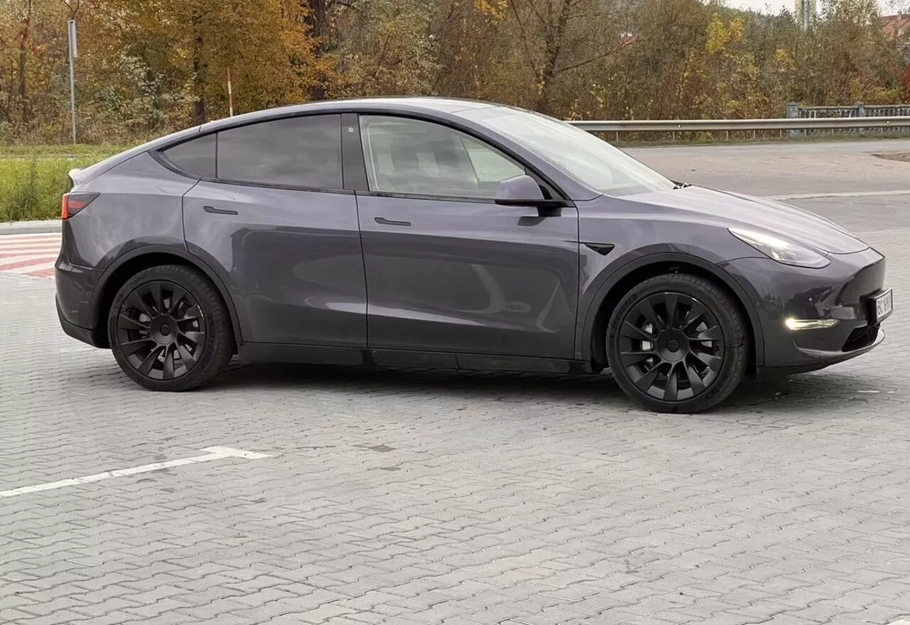 Tesla Model Y  75 kWh 2020141