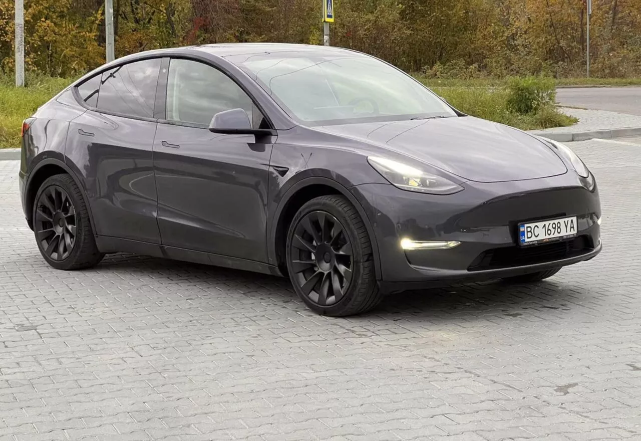 Tesla Model Y  75 kWh 2020181