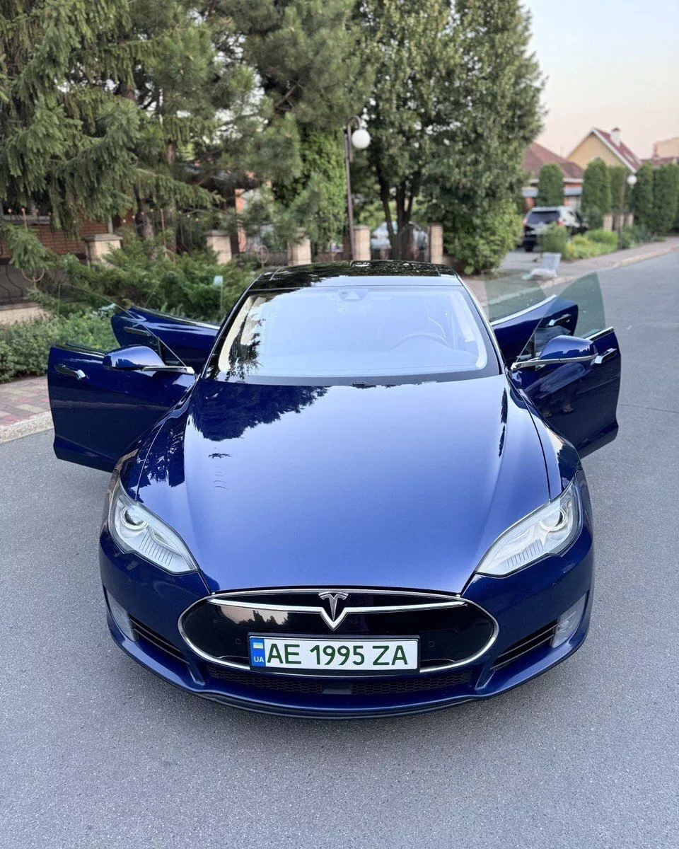 Tesla Model S  85 kWh 201531