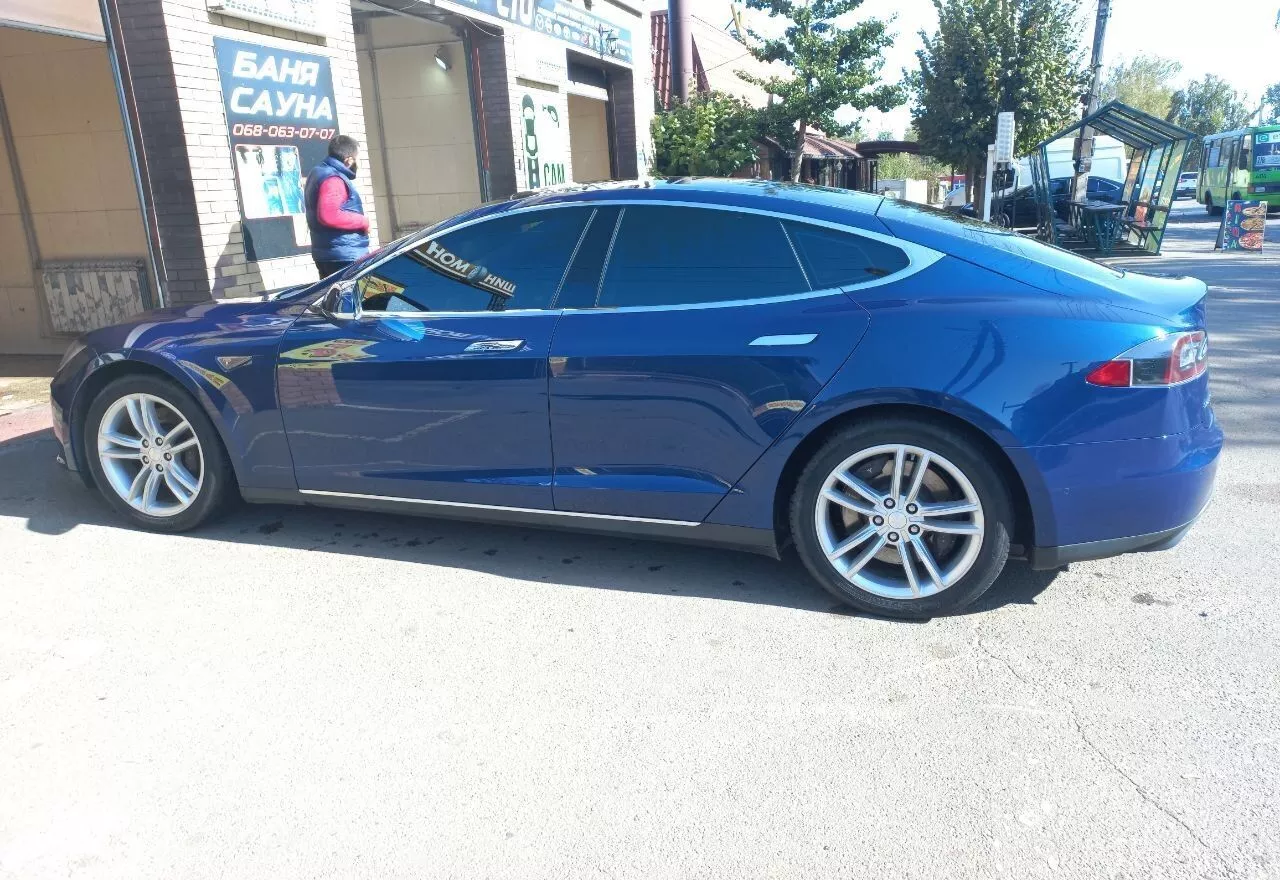 Tesla Model S  70 kWh 201511