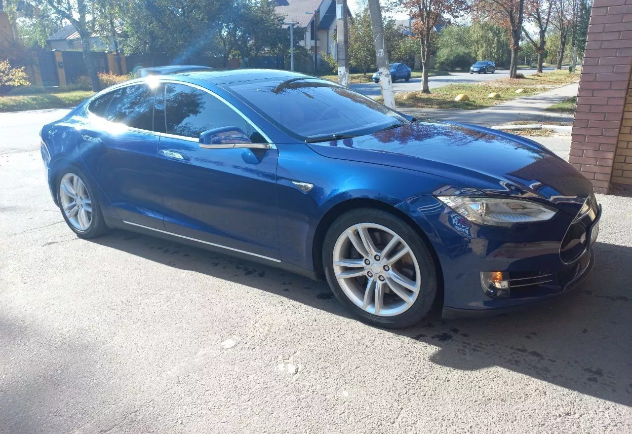 Tesla Model S  70 kWh 201521