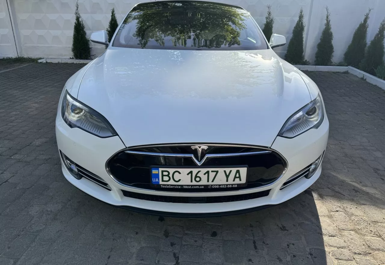 Tesla Model S  85 kWh 2015141