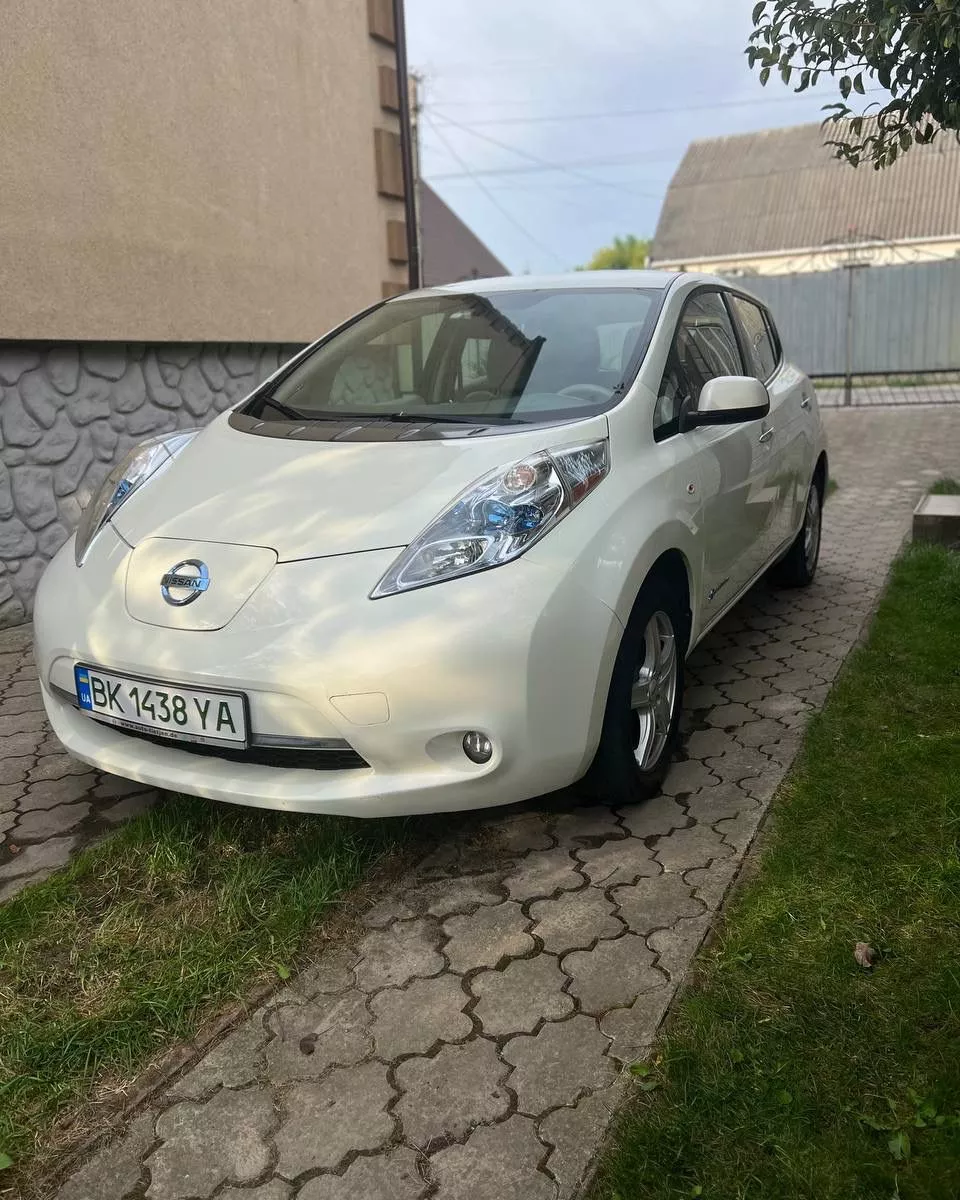 Nissan Leaf  24 kWh 201211