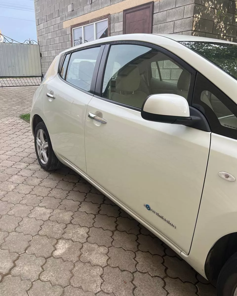 Nissan Leaf  24 kWh 201241