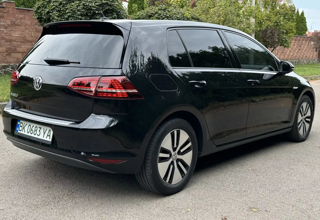 Volkswagen e-Golf  201421