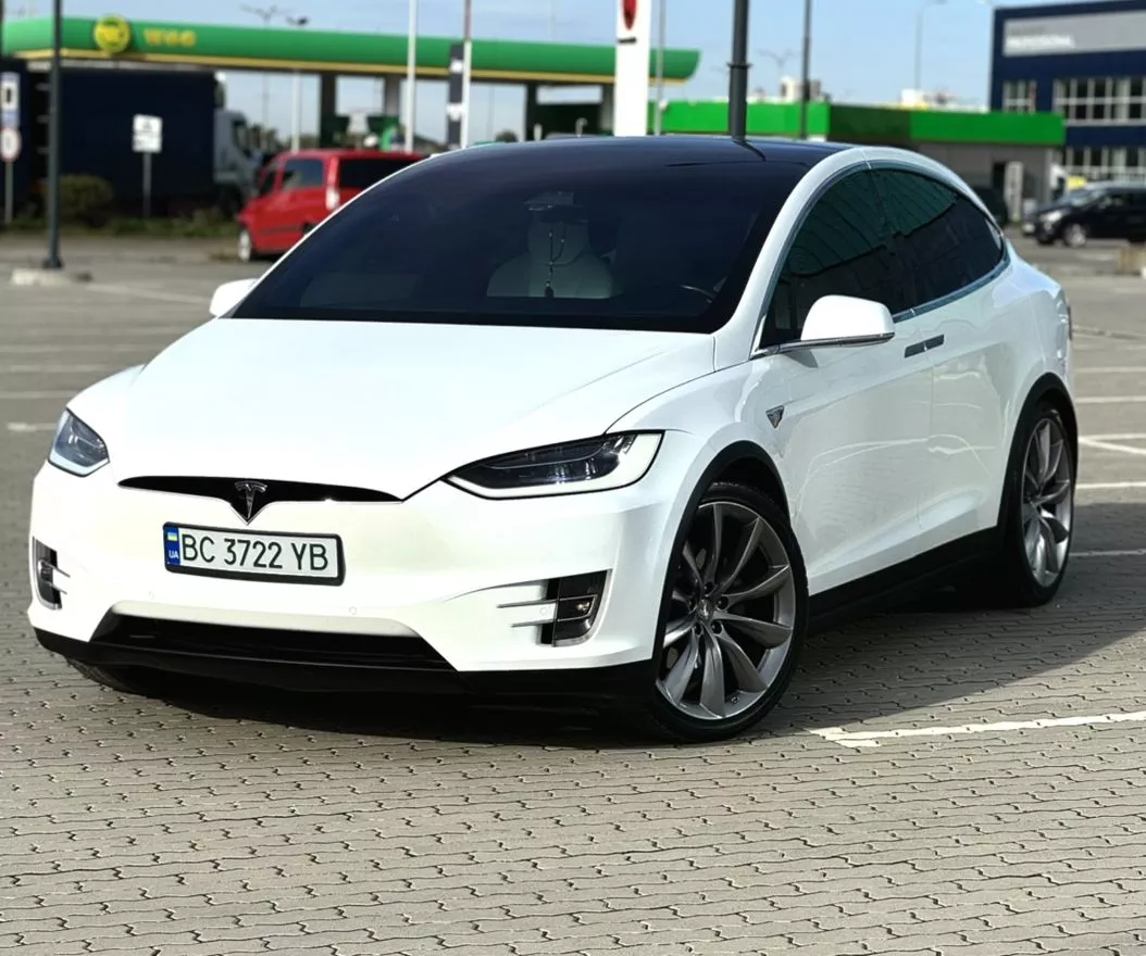 Tesla Model X 